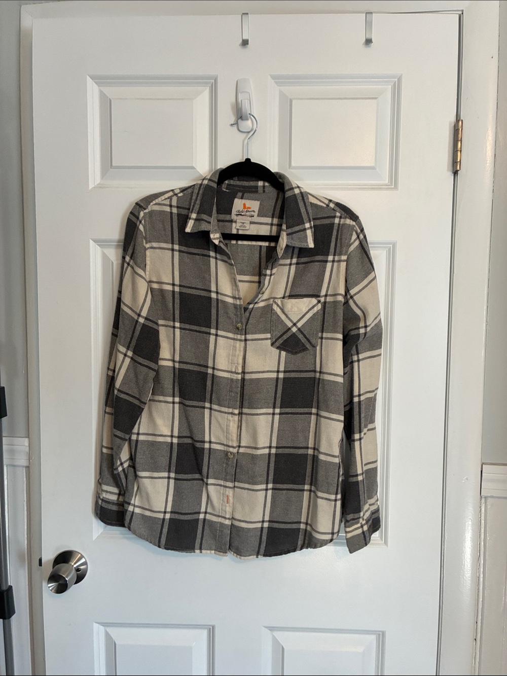 Field and Stream Woman’s  Plaid Button-Down Shirt - Gray & Cream
